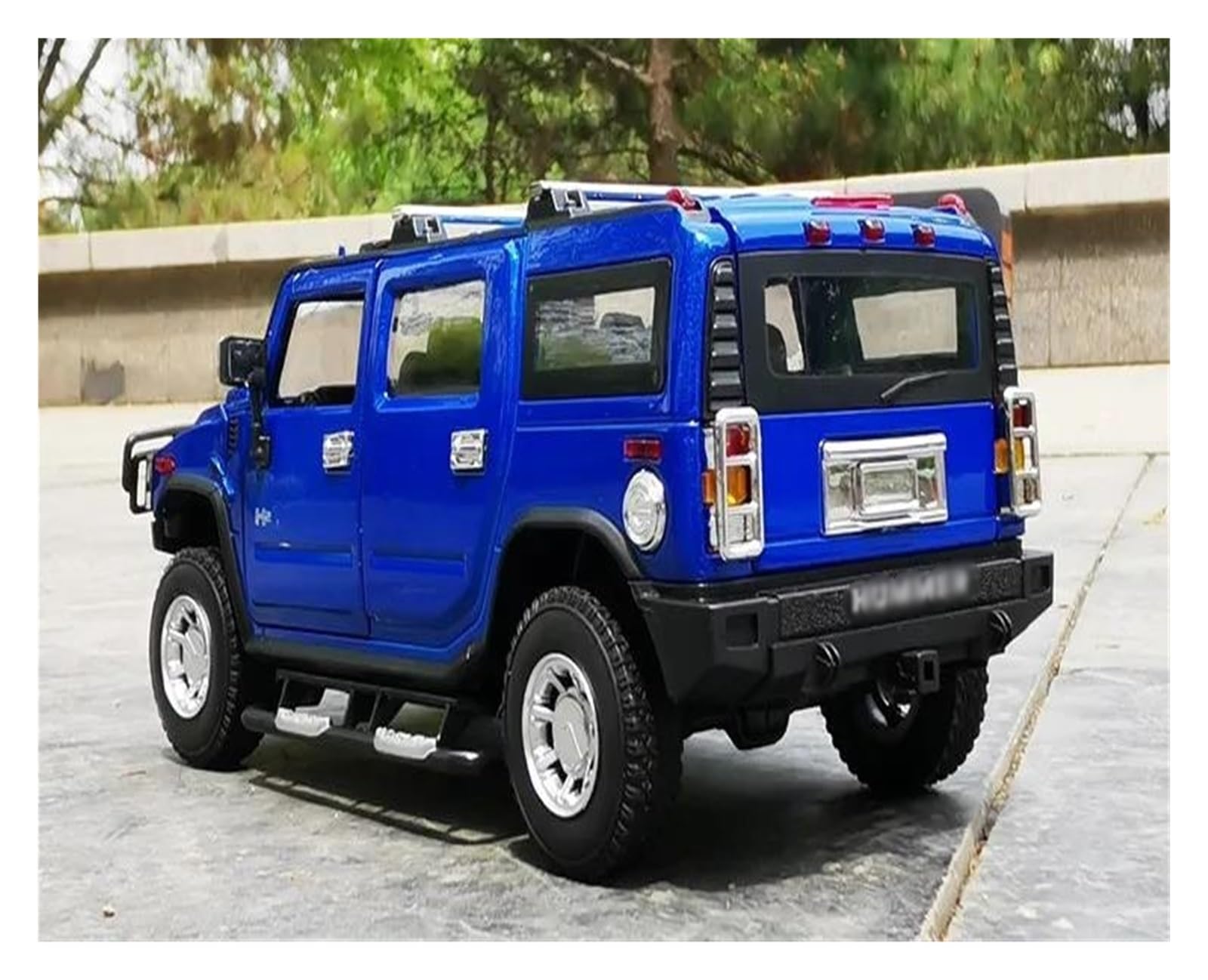 Amazon.co.jp: ミニカーモデル に適合する ハマー H2 修正装甲車両 1